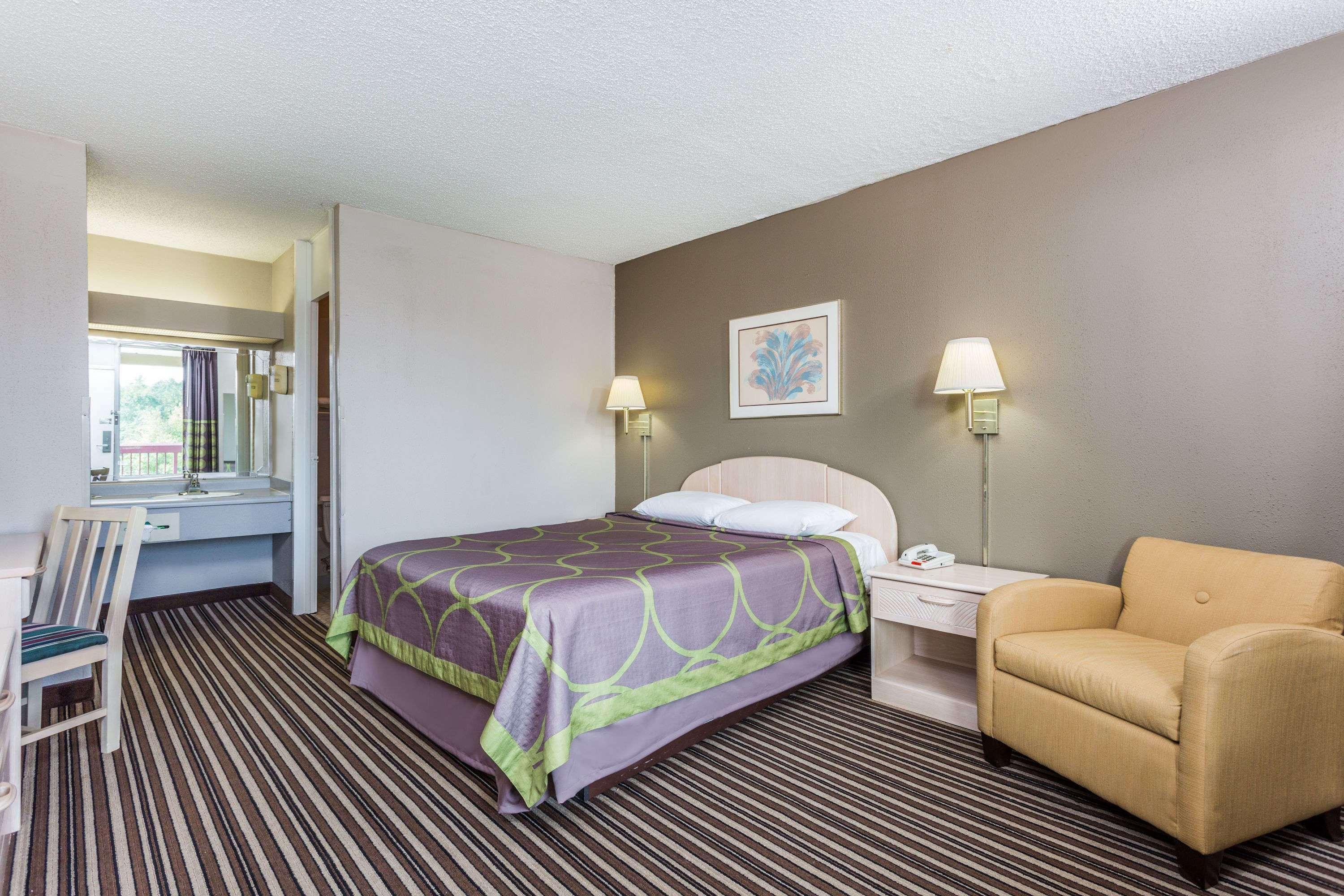 Super 8 By Wyndham Commerce Buitenkant foto