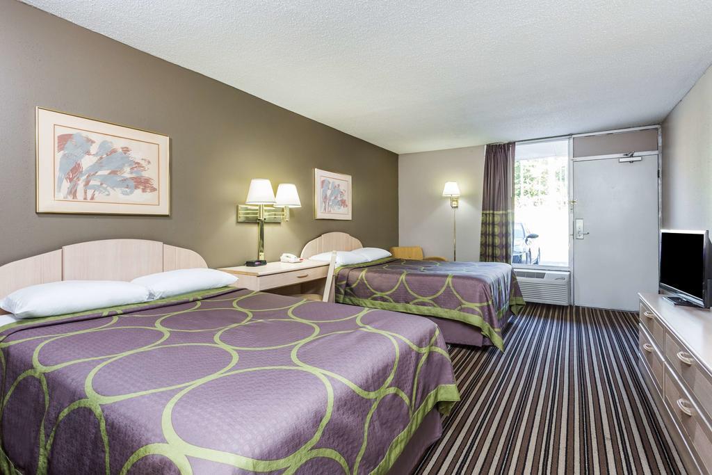 Super 8 By Wyndham Commerce Buitenkant foto