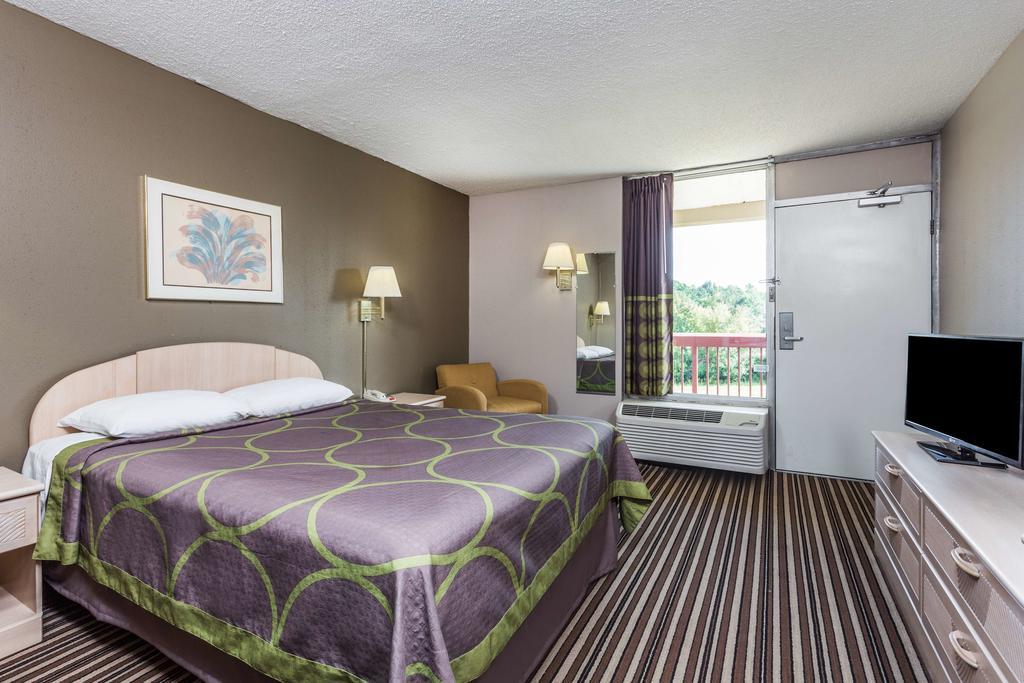 Super 8 By Wyndham Commerce Buitenkant foto