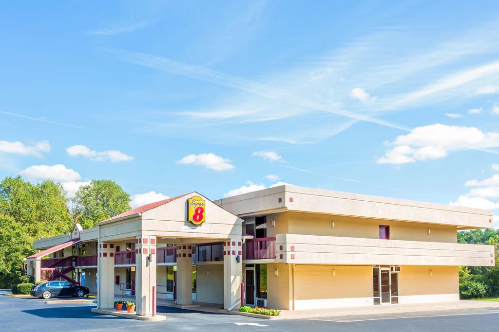 Super 8 By Wyndham Commerce Buitenkant foto